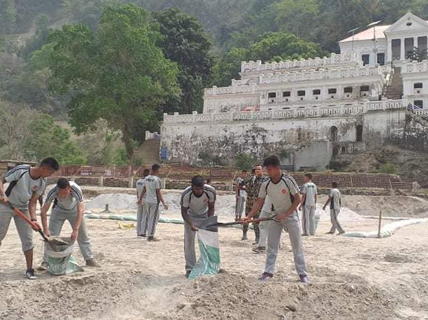 पाल्पाको रानीमहलमा हुने सञ्जय मेमोरियल बिच भलिबलमा नौ टिम प्रतिस्पर्धा गर्दै